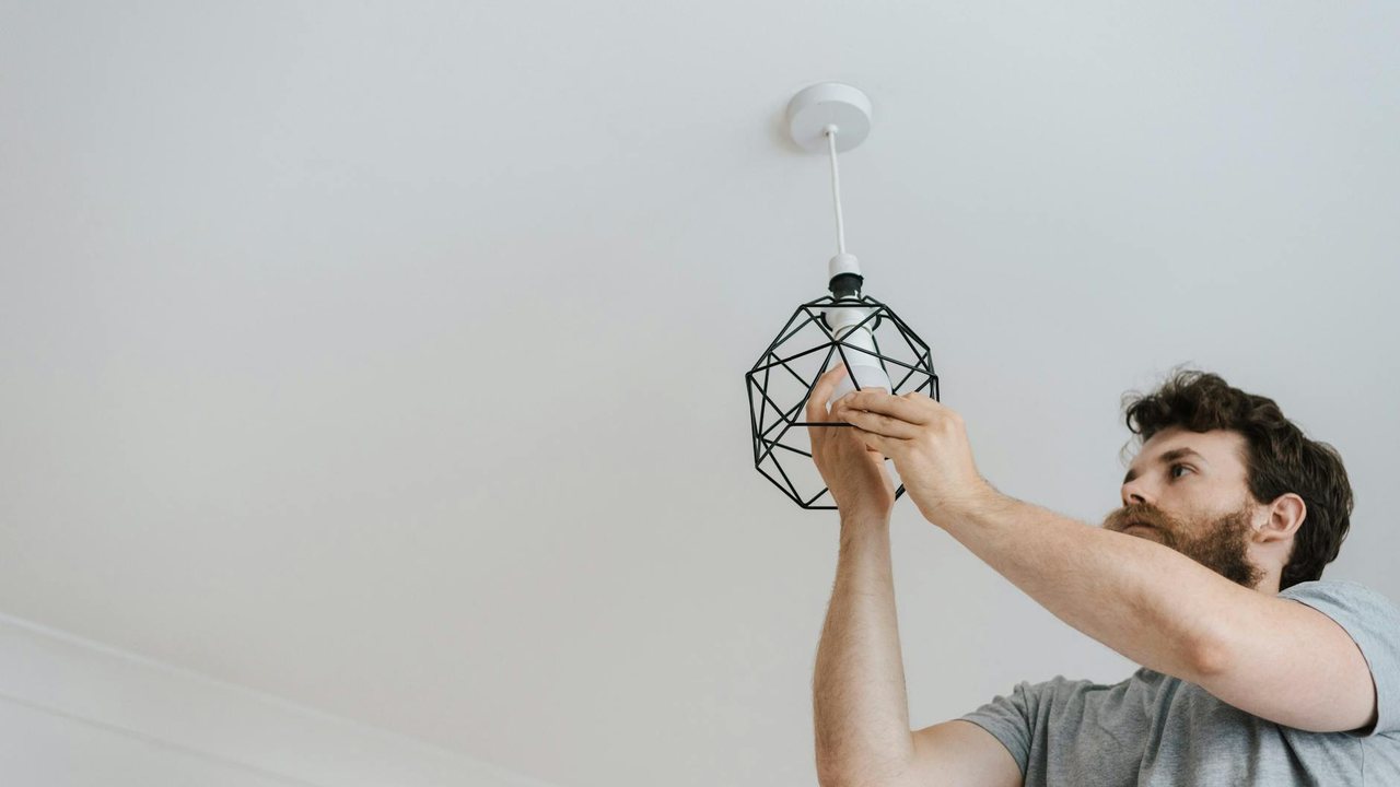 The most basic maintenance work is periodic cleaning and disinfection of the filters. This is the only way to guarantee adequate air quality and optimal system operation.