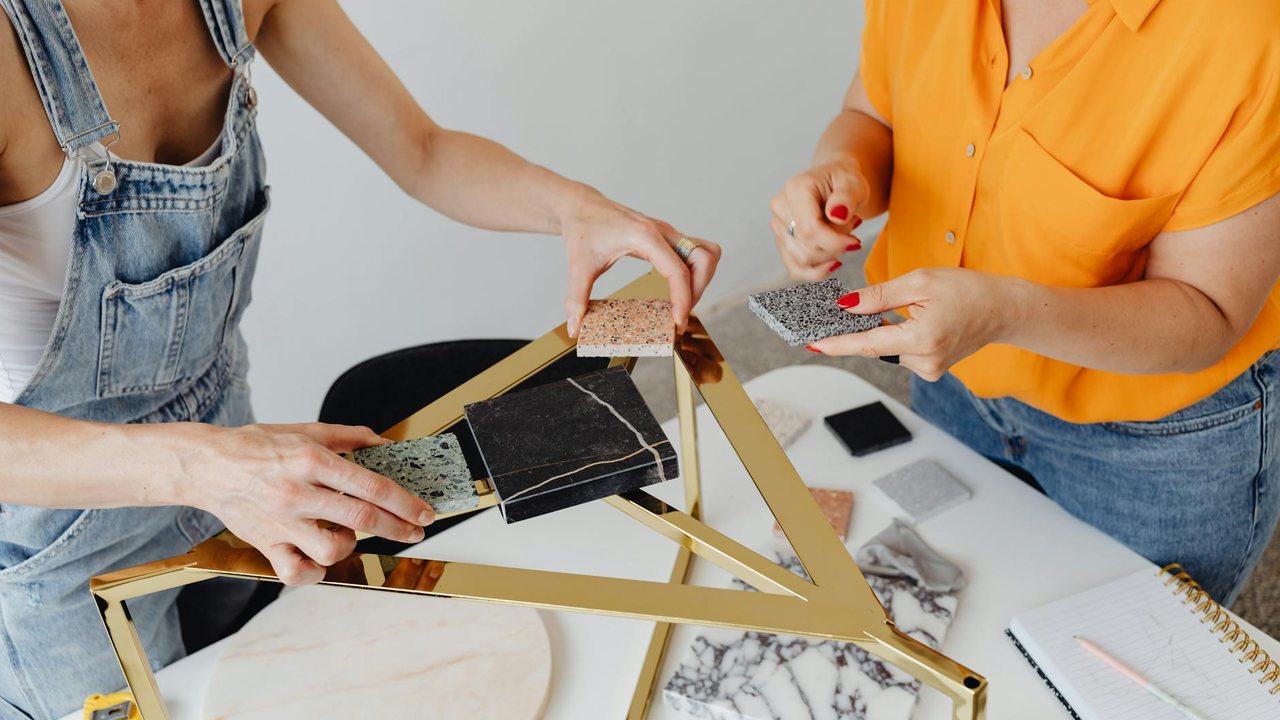 No tirar basura por el inodoro y los desagües