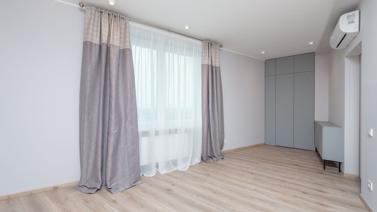 Aislamiento acustico en un piso de Alicante: como reformar contra ruido de calle, vecinos y turismo - detalle