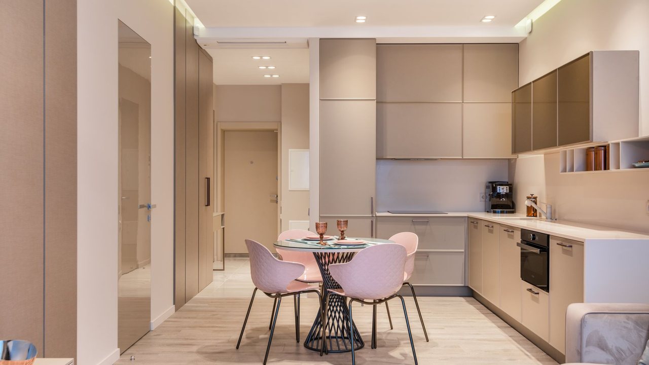 Benidorm and tourist-accommodation pressure: renovate with a residential fallback - detail