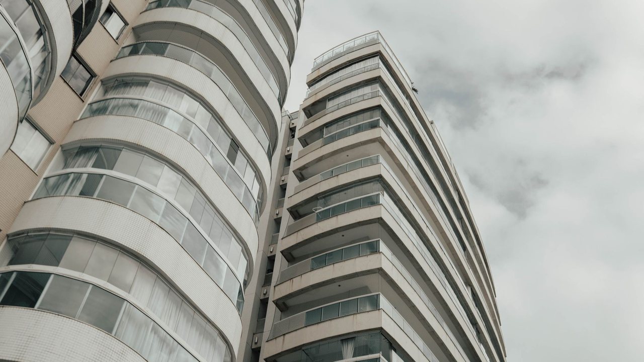 Ascensor y accesibilidad en comunidades: ayudas, IRPF y reforma 2026