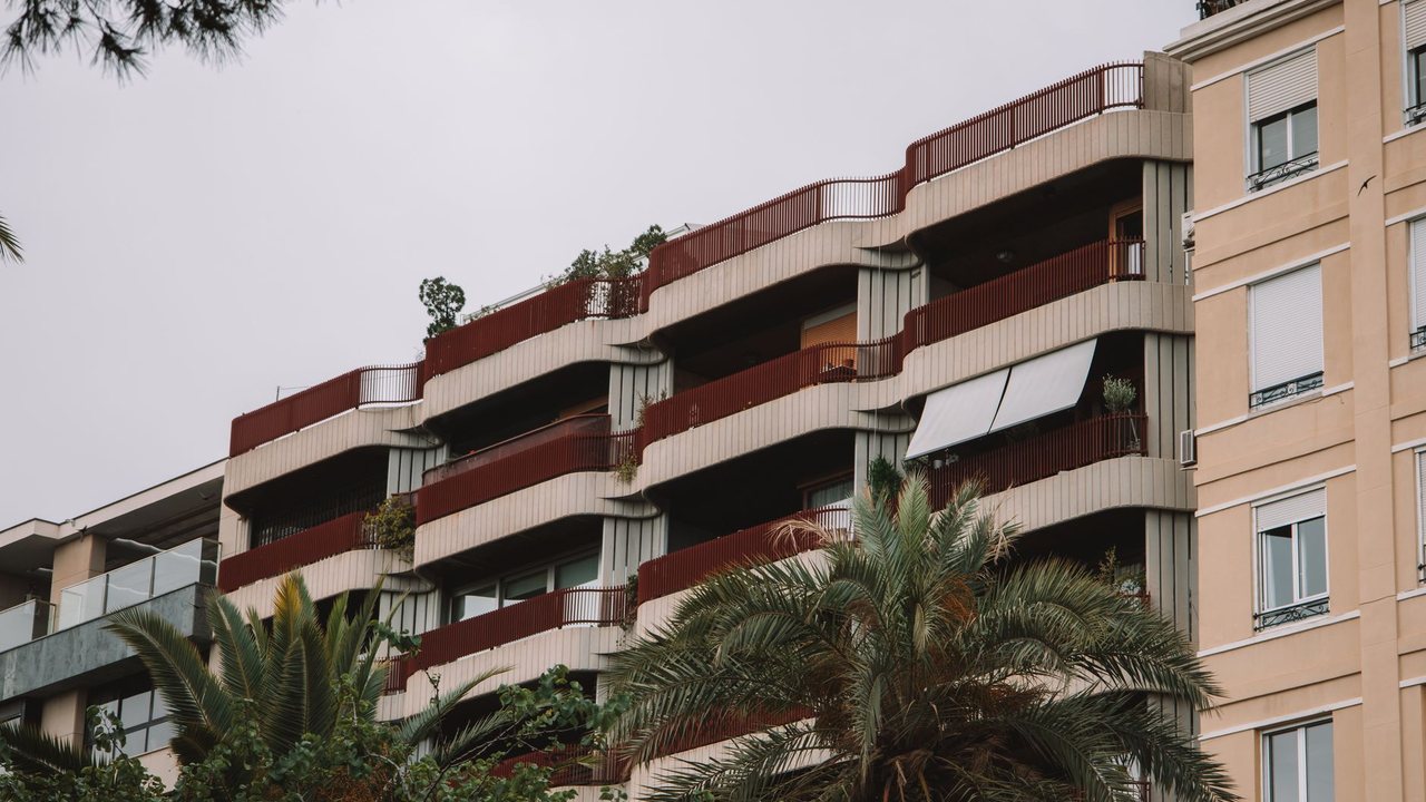 Lifts and accessibility in Alicante apartment communities: how to plan the works