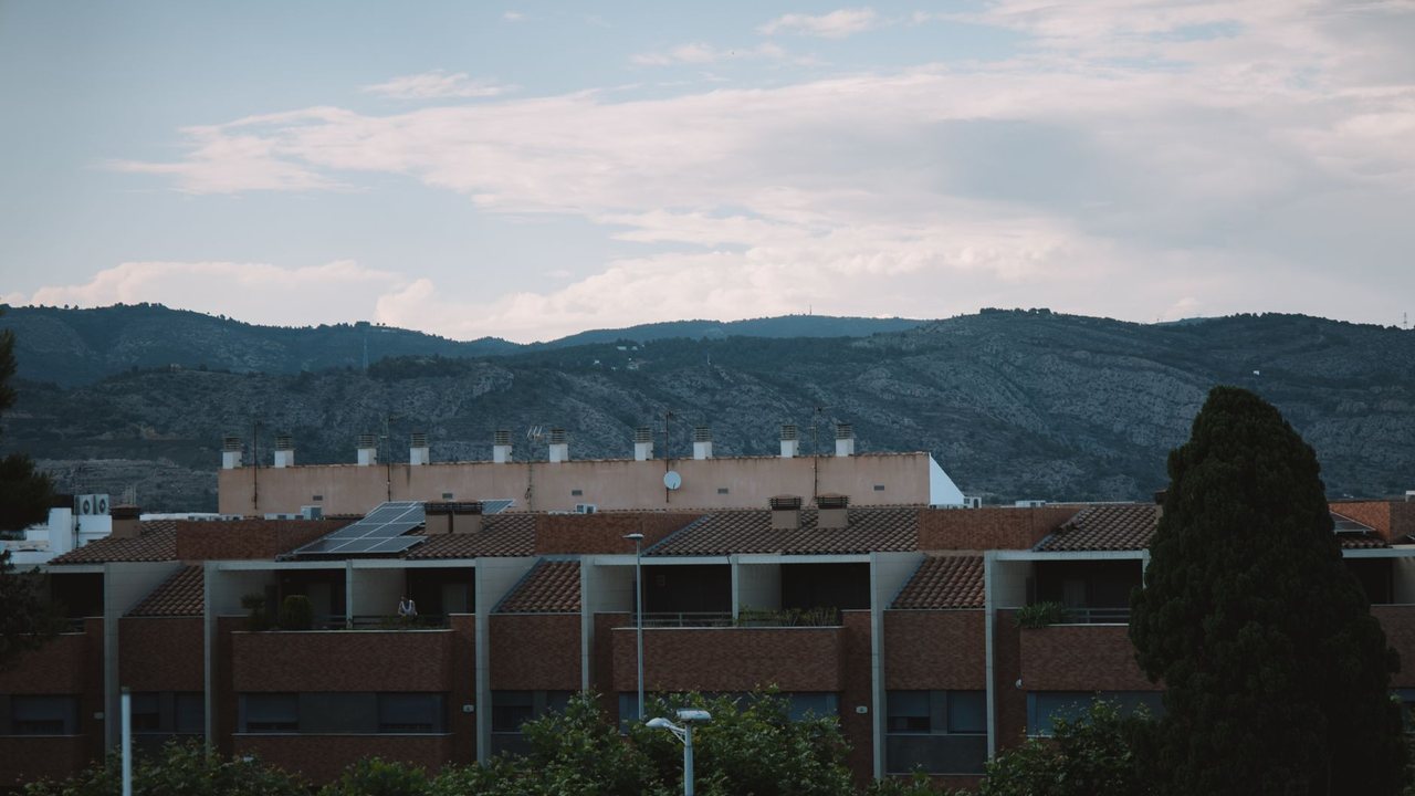 Collective self-consumption in an Alicante community: how to decide on solar panels without improvising