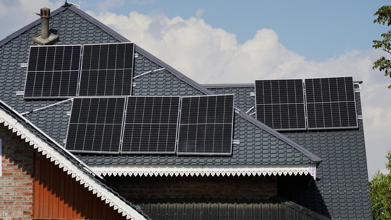 Baterias solares en Espana 2026: que revisar antes de instalarlas en casa - detalle