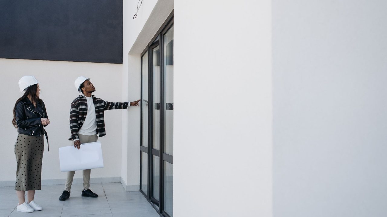 Comprar casa en la Costa Blanca: cómo revisar el saneamiento antes de reformar