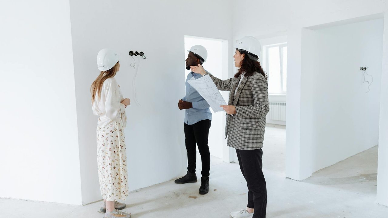 Comprar casa para reformar en Alicante: checklist antes de arras contexto de planificacion de reforma
