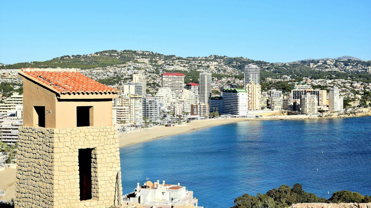 Compradores extranjeros en Costa Blanca 2026: que reformar antes de vender