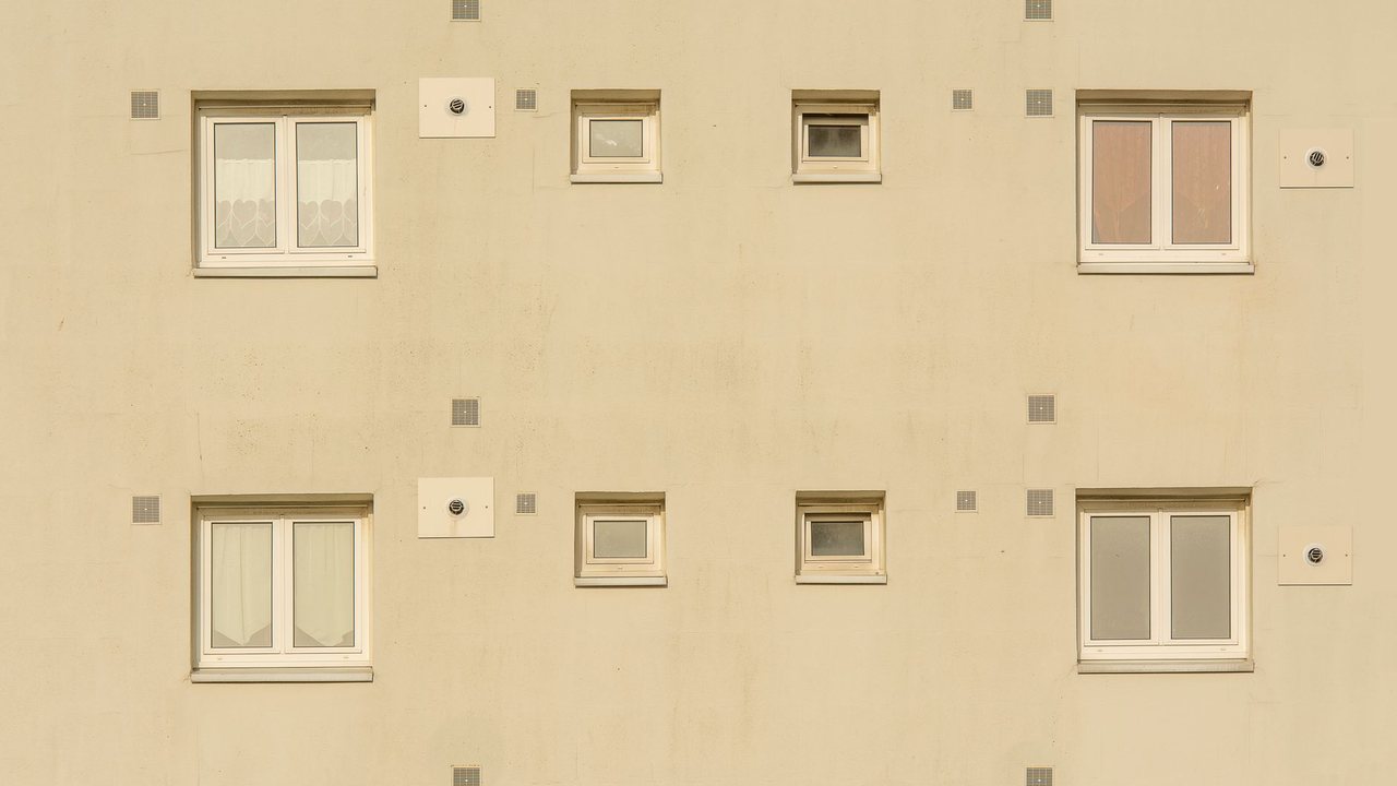Facade, windows and insulation in Alicante: what a community should improve first: detail