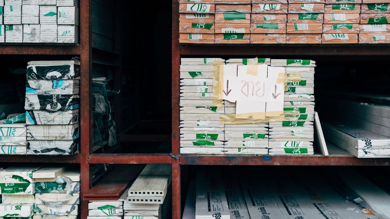 IA para compras de materiales de reforma: pedidos, plazos y alternativas revisadas