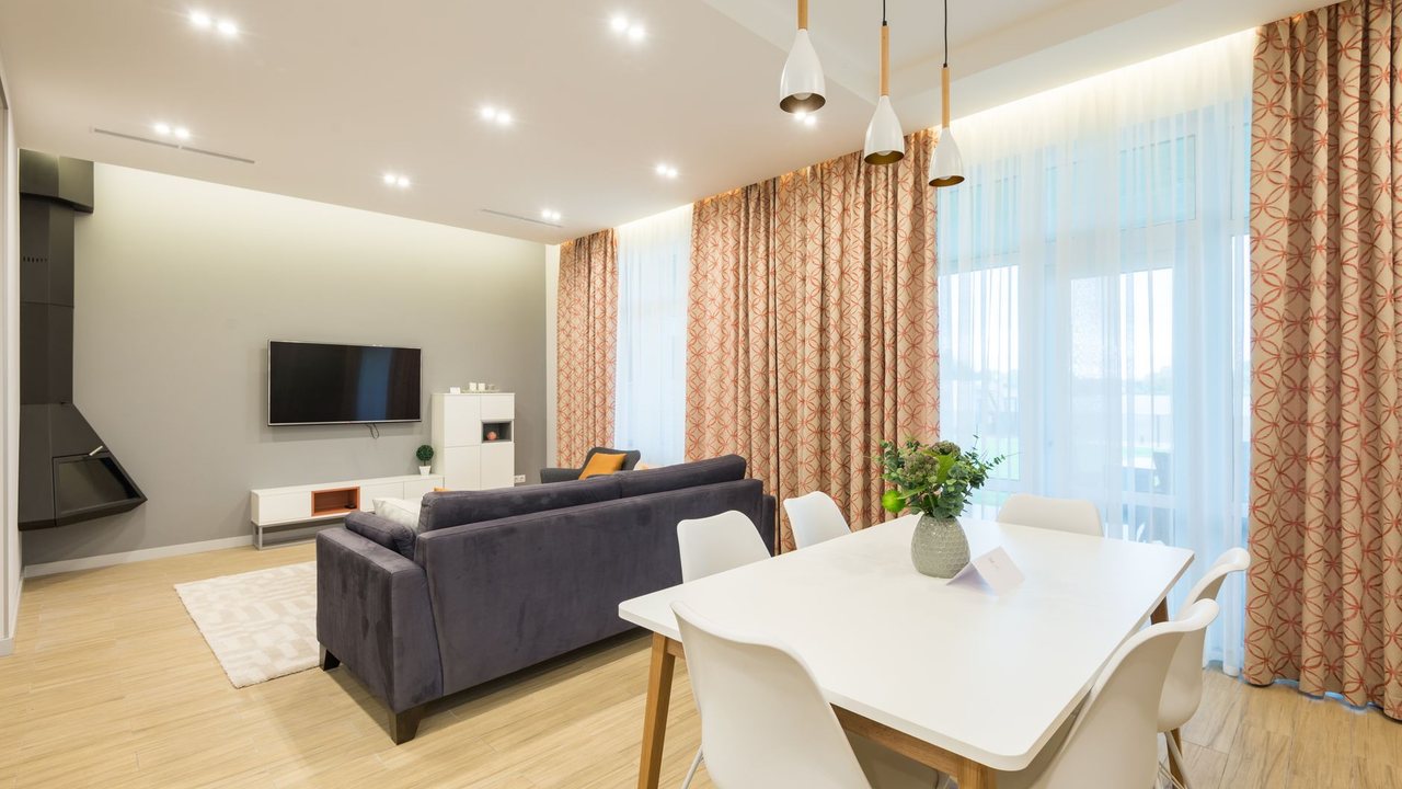 Iluminación de vivienda en Alicante: puntos de luz y regulación antes de reformar