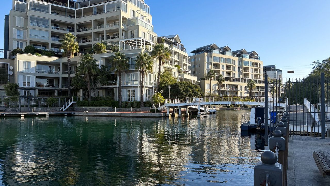 Alicante flat pre-purchase inspection: building reports, assessments and damp
