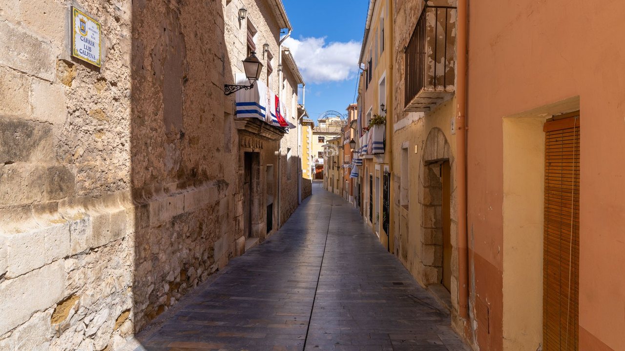 Alicante IPAT and tourist rentals: renovating in capped tourist districts