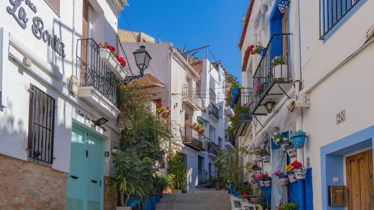 Alicante IPAT and tourist rentals: renovating in capped tourist districts