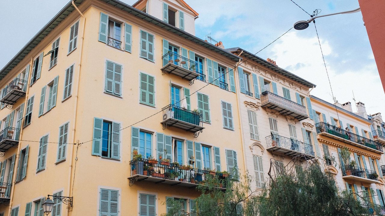 Laminas solares en ventanas de Alicante: reducir calor sin oscurecer la vivienda - detalle