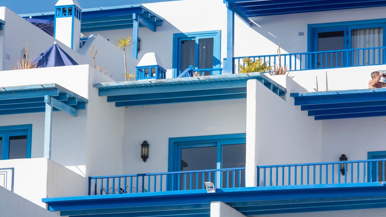 Tourist rental cadastral reference in Alicante: renovate without losing registration