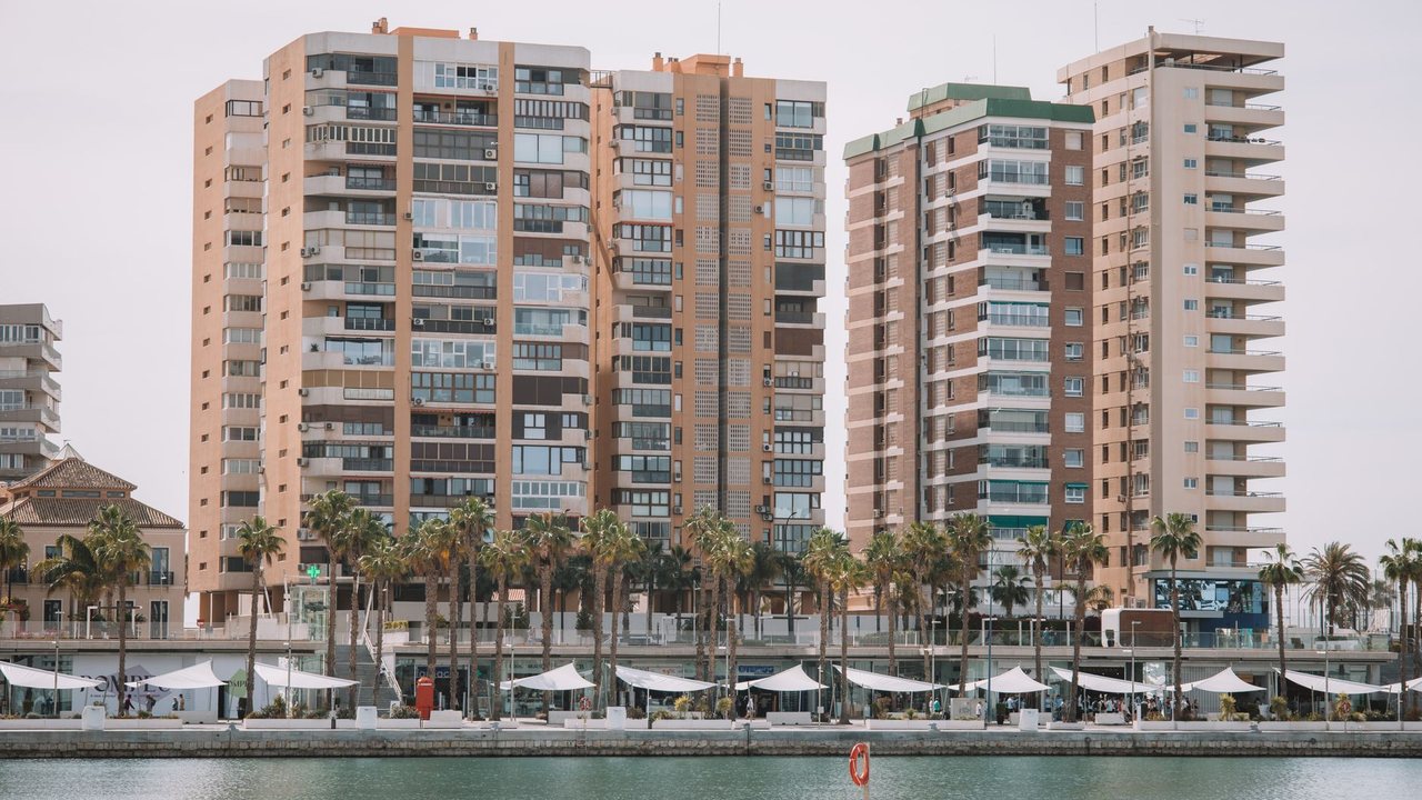 Tourist rental cadastral reference in Alicante: renovate without losing registration - detail