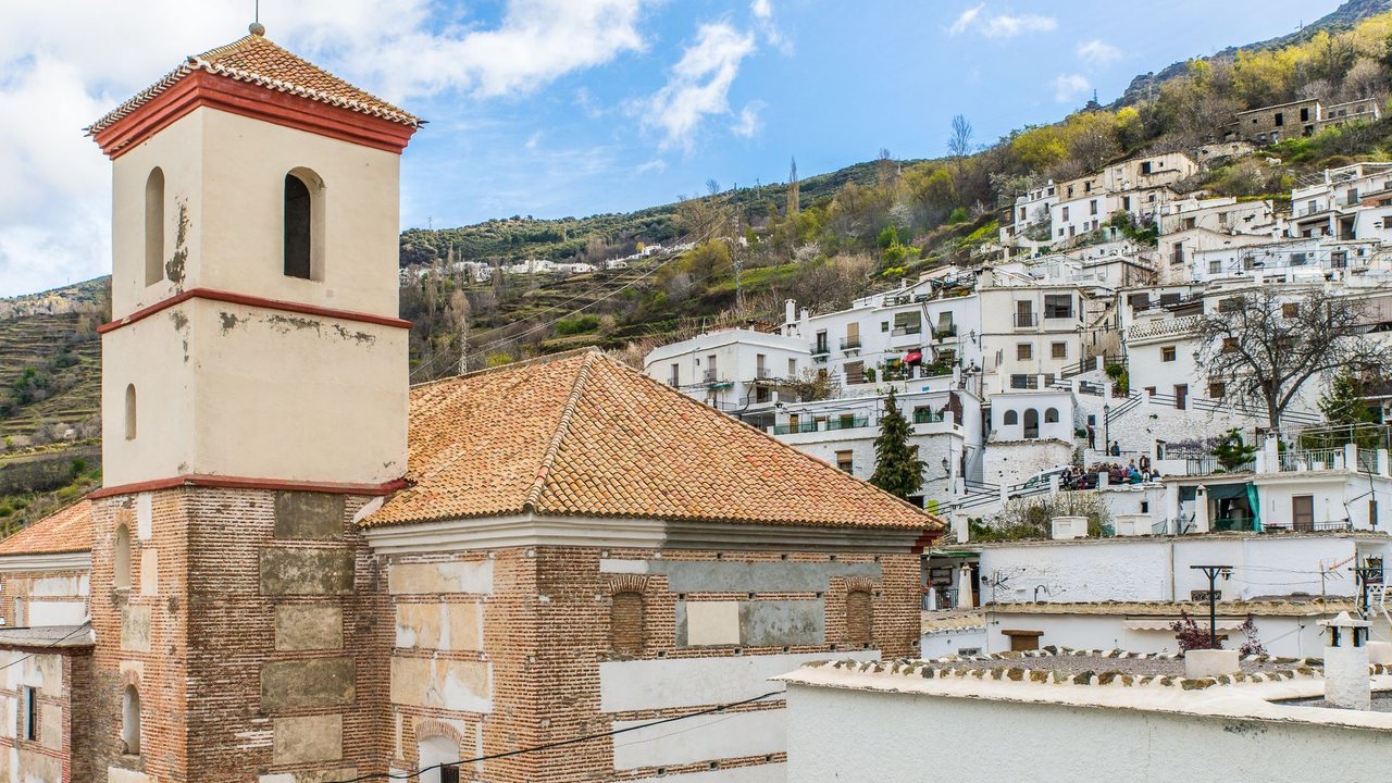 Reformar una casa de pueblo en Alicante: cubierta, muros e instalaciones antes de abrir espacios