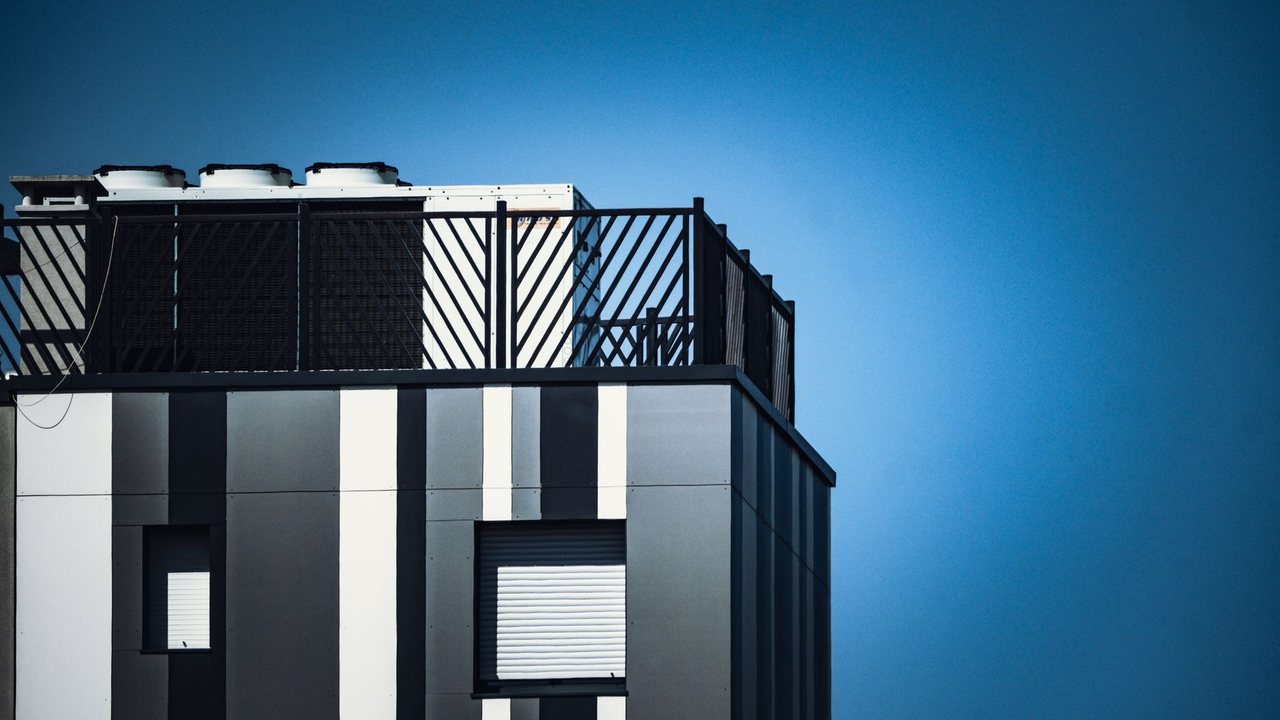 Ventilacion VMC en un piso de Alicante: cuando ayuda frente a condensacion y moho