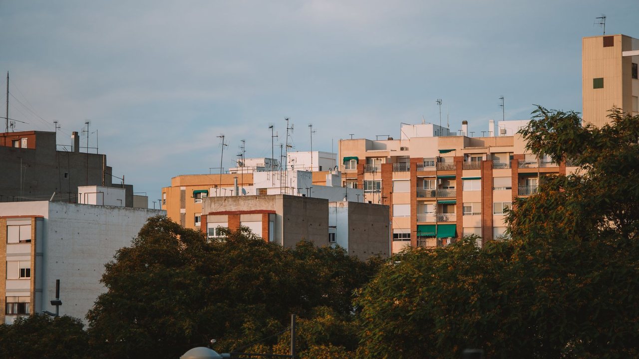 Ventilacion VMC en un piso de Alicante: cuando ayuda frente a condensacion y moho - detalle